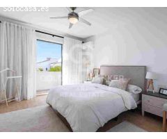 Adosado con jardín y piscina privada en San Pedro Playa