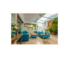 Apartamento elegante con jardín y terraza en Lomas del Marbella Club, Marbella