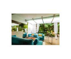 Apartamento elegante con jardín y terraza en Lomas del Marbella Club, Marbella