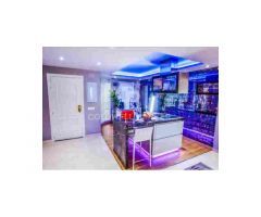 Apartamento elegante con jardín y terraza en Lomas del Marbella Club, Marbella