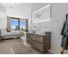 Elegante villa contemporánea en primera línea de golf con vistas al mar en La