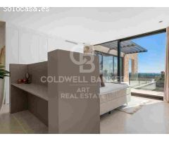 Elegante villa contemporánea en primera línea de golf con vistas al mar en La