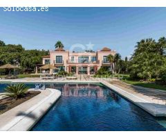 Gran villa de lujo con amplia parcela en Paraíso Barronal, Estepona