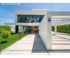 Villa mediterránea moderna en el corazón de la Milla de Oro de Marbella