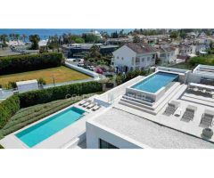 Villa mediterránea moderna en el corazón de la Milla de Oro de Marbella