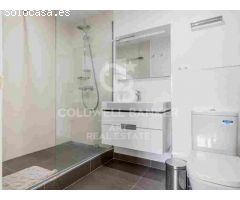 Elegante Adosado de 5 Dormitorios con Piscina Privada en La Perla de la Heredia,