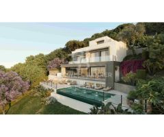 Villas modernas con 4-5 dormitorios con vistas al mar en Málaga Este