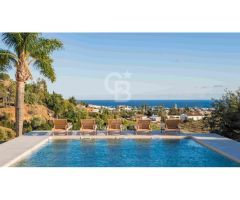Refugio privado con vistas al mar y la montaña en las Colinas de Estepona