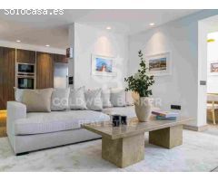 Elegante villa moderna con casa de invitados en el prime Nueva Andalucía,