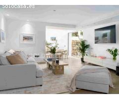 Elegante villa moderna con casa de invitados en el prime Nueva Andalucía,