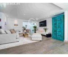 Elegante villa moderna con casa de invitados en el prime Nueva Andalucía,