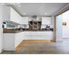 Elegante villa moderna con casa de invitados en el prime Nueva Andalucía,