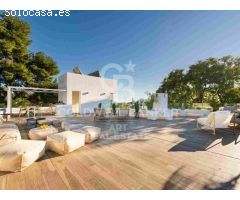 Elegante villa moderna con casa de invitados en el prime Nueva Andalucía,