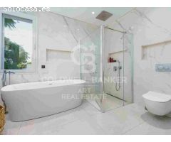 Elegante villa moderna con casa de invitados en el prime Nueva Andalucía,