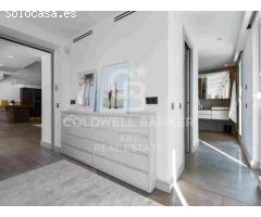 Elegante villa moderna con casa de invitados en el prime Nueva Andalucía,