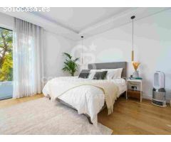 Elegante villa moderna con casa de invitados en el prime Nueva Andalucía,