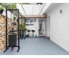 Elegante villa moderna con casa de invitados en el prime Nueva Andalucía,
