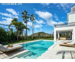 Villa mediterránea de lujo con vistas panorámicas en Los Arqueros