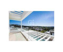 Villa de lujo moderna con vistas panorámicas en Los Flamingos