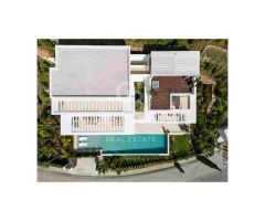 Villa de lujo moderna con vistas panorámicas en Los Flamingos