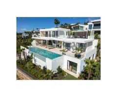 Villa de lujo moderna con vistas panorámicas en Los Flamingos