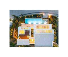 Villa de lujo moderna con vistas panorámicas en Los Flamingos