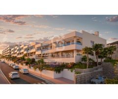 Apartamentos y áticos de 2 y 3 dormitorios en Benalmádena