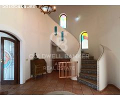 Villa independiente con vistas al golf y apartamento de invitados en Sotogrande
