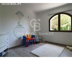 Villa independiente con vistas al golf y apartamento de invitados en Sotogrande
