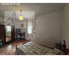 Amplia Casa de Pueblo en Torrox
