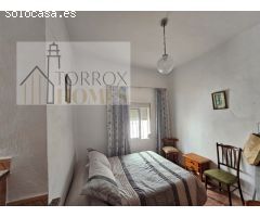 Amplia Casa de Pueblo en Torrox
