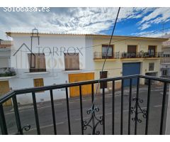 Amplia Casa de Pueblo en Torrox