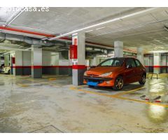 FANTASTICO PISO CON GARAJE Y PRESIOSAS VISTA, PISCINA Y GARAJE
