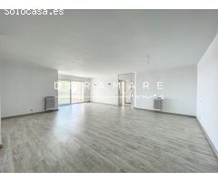 Exclusivo piso en primera línea del Paseo del Portitxol
