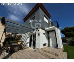 Mágico Chalet con piscina independiente en Coloma