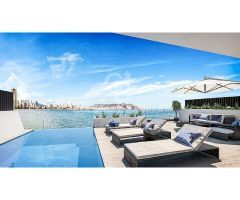 Villa duplex en primera línea de playa con piscina
