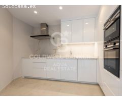 Villa duplex en primera línea de playa con piscina