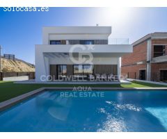 Villa independiente con piscina