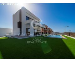 Villa independiente con piscina