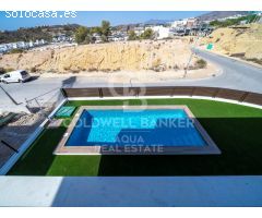 Villa independiente con piscina