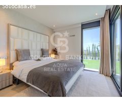 Lujoso chalet independiente en la zona de Sierra Cortina, con vistas al mar y