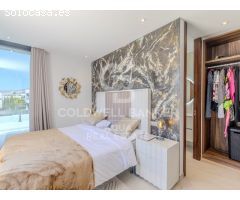 Lujoso chalet independiente en la zona de Sierra Cortina, con vistas al mar y