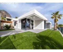 CHALET ADOSADO CON VISTAS PANORAMICAS A ESTRENAR