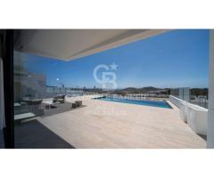 Villa con vistas panorámicas y piscina