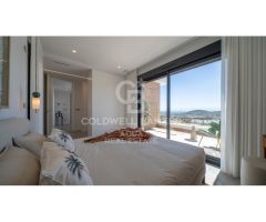 Villa con vistas panorámicas y piscina