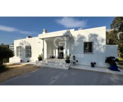 Villa mediterránea renovada junto golf Altea la Vella