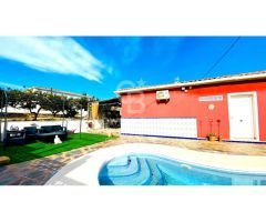 Chalet independiente con 1.400m2 de parcela en La Nucia