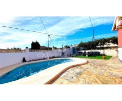 Chalet independiente con 1.400m2 de parcela en La Nucia