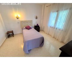 Villa para renovar con vistas al mar y al Peñón de Ifach