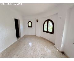 Villa para renovar con vistas al mar y al Peñón de Ifach